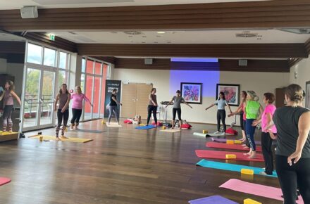 Yogakurs bei OptimaMed in Aspach