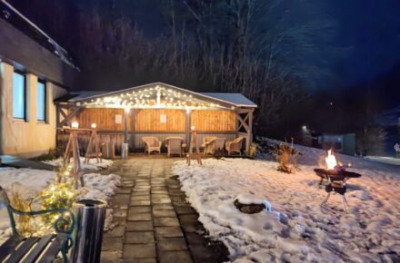 Adventfenster öffnet im OptimaMed Gesundheitsresort Salzerbad