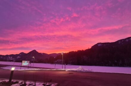 Magische Morgenstimmung im OptimaMed Rehabilitationszentrum für Kinder und Jugendliche Wiesing