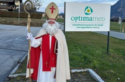 Nikolaus im OptimaMed Rehabilitationszentrum Kinder und Jugendliche Wiesing