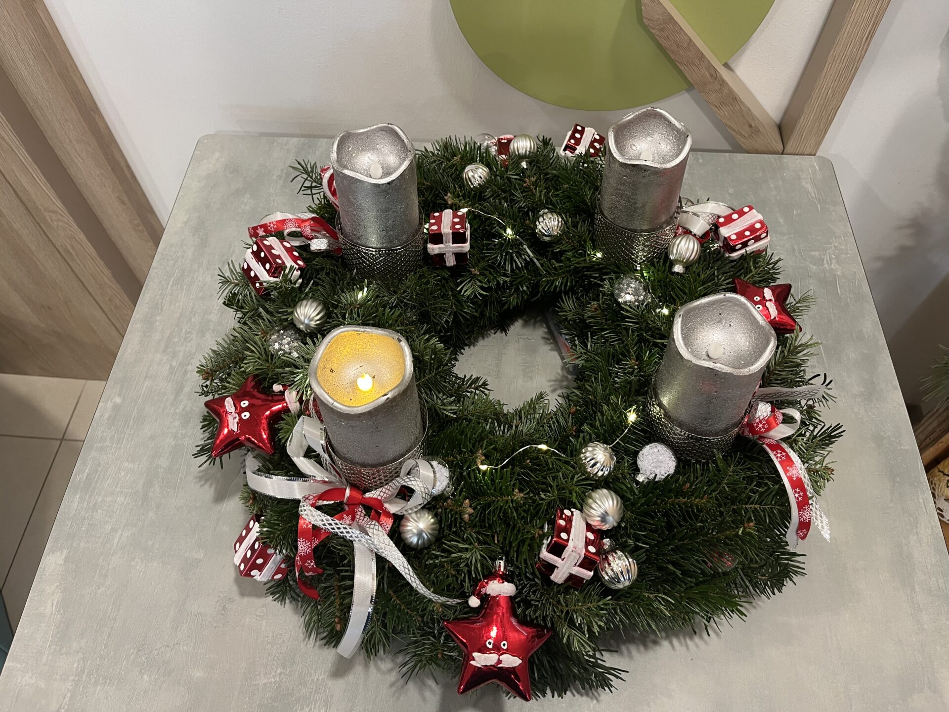Adventkranz im Rehazentrum Wiesing Adventkranz im Rehazentrum Wiesing