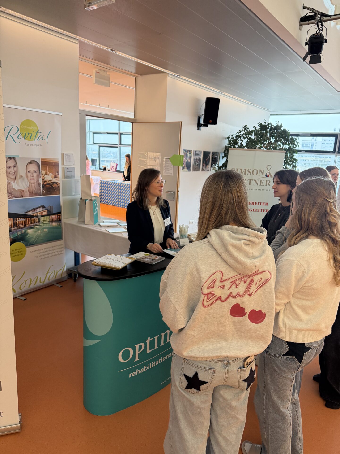 Reha Aspach Stand am Carreer-Day der HLW Braunau Reha Aspach Stand am Carreer-Day der HLW Braunau