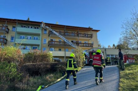 Gemeindeübung der Freiwilligen Feuerwehr im Rehabilitationszentrum Raxblick