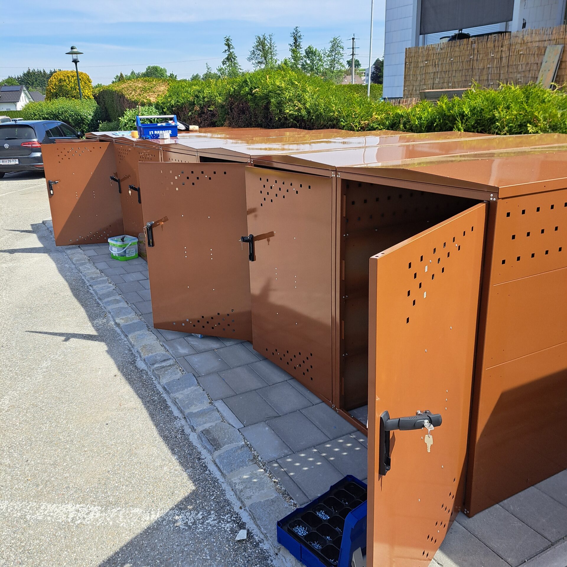 Neue Boxen schützen Fahrräder Neue Boxen schützen Fahrräder