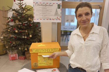 Briefkasten für Christkindl-Post in der Kinderreha Wiesing