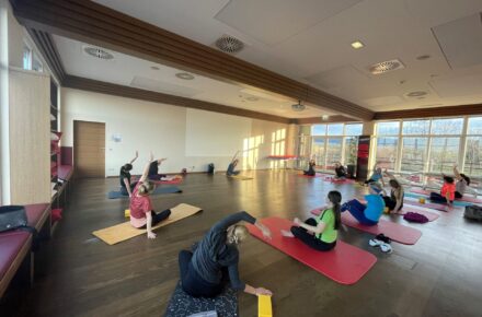 Yoga-Kurs im OptimaMed Rehabilitationszentrum Aspach 
