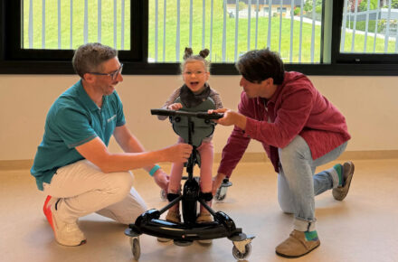 Neue Therapie mit Lauflernhilfe fördert die Mobilität von Kindern