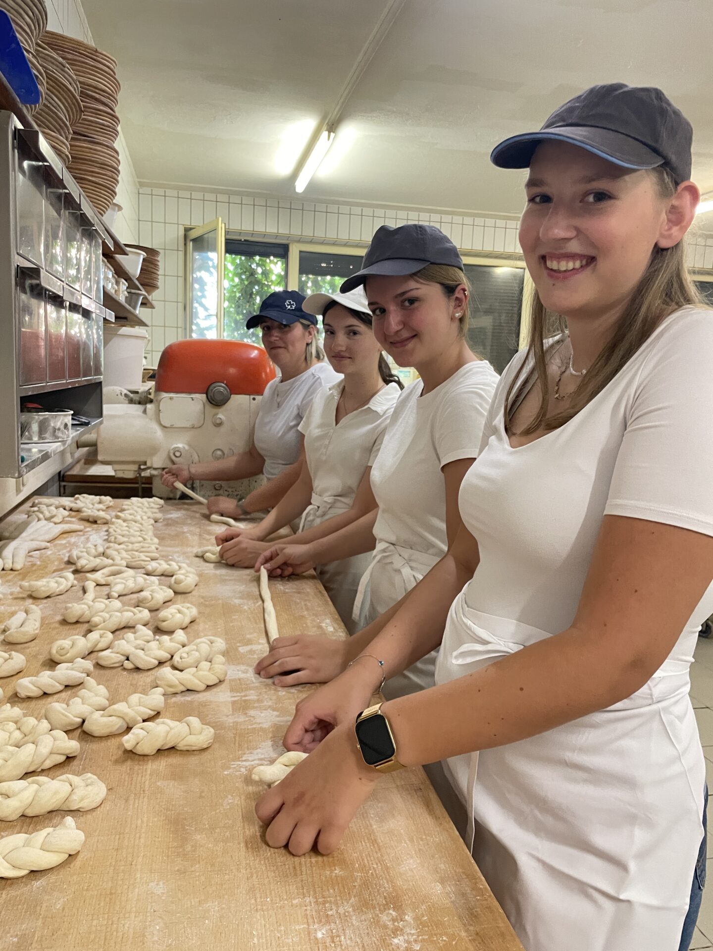 Ausflug der Lehrlinge von OptimaMed Aspach in eine Bäckerei (6) Ausflug der Lehrlinge von OptimaMed Aspach in eine Bäckerei (6)