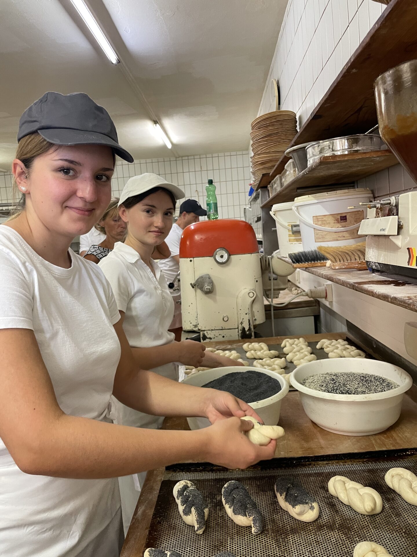 Ausflug der Lehrlinge von OptimaMed Aspach in eine Bäckerei (7) Ausflug der Lehrlinge von OptimaMed Aspach in eine Bäckerei (7)