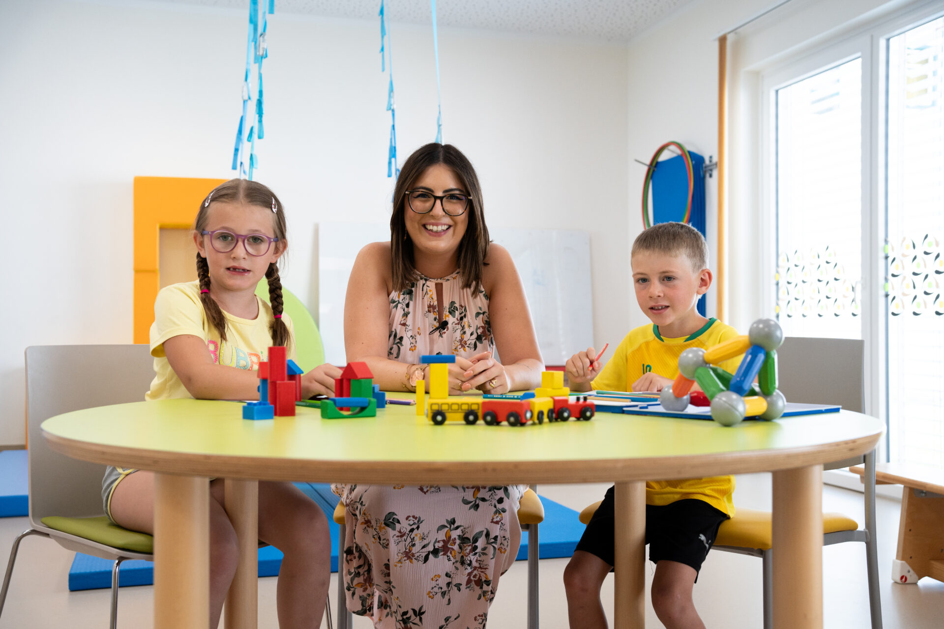 Mitarbeiterin in der Kinderbetreuung Mitarbeiterin in der Kinderbetreuung