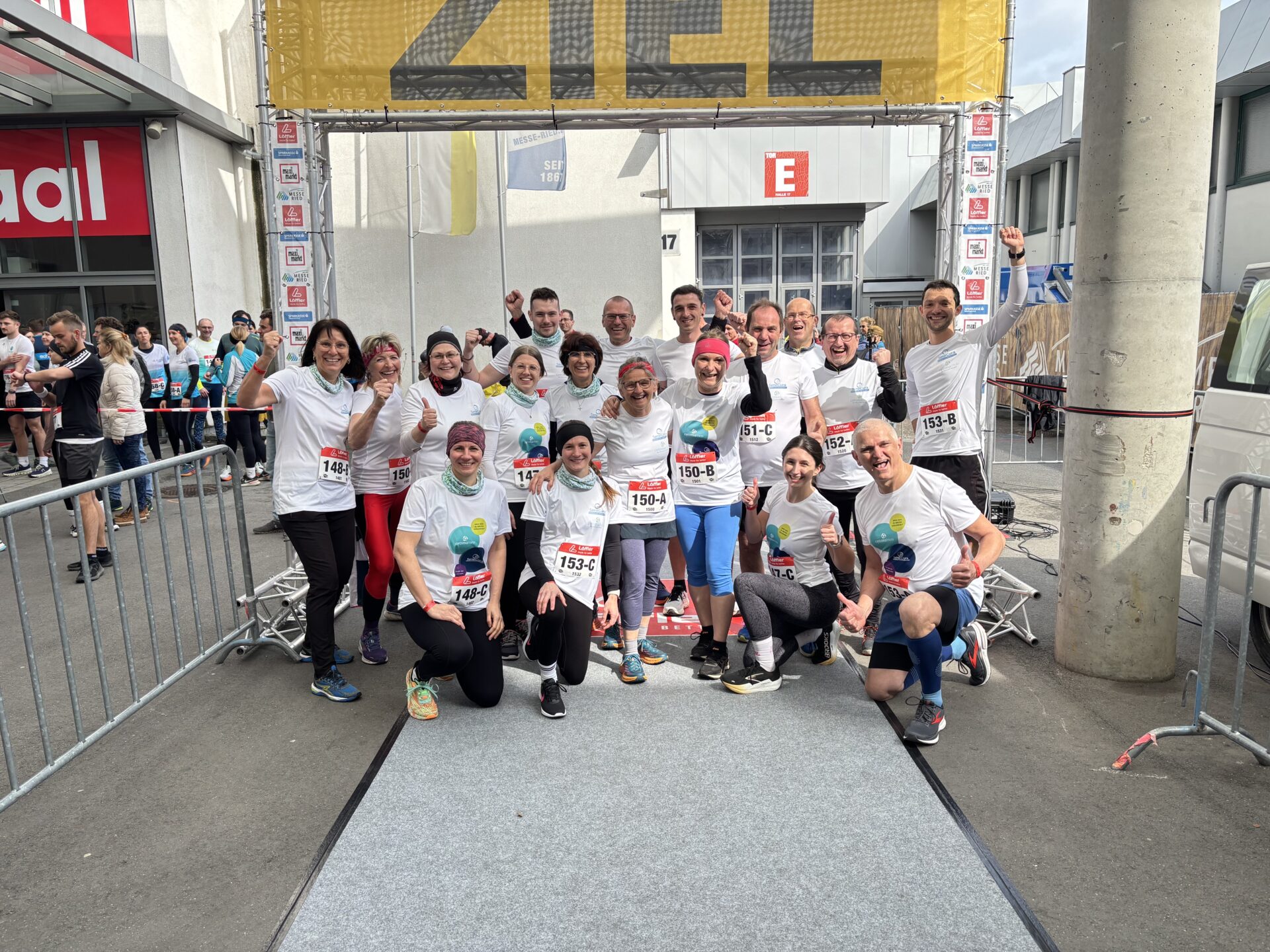 MitarbeiterInnen von OptimaMed Aspach beim Firmenlauf MitarbeiterInnen von OptimaMed Aspach beim Firmenlauf