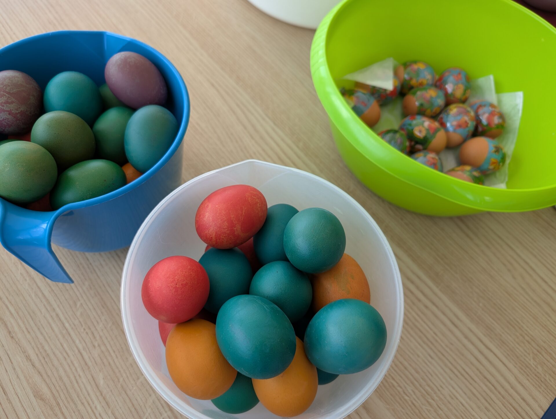 Ostereier färben in der Kinderreha Wiesing 2 Ostereier färben in der Kinderreha Wiesing 2