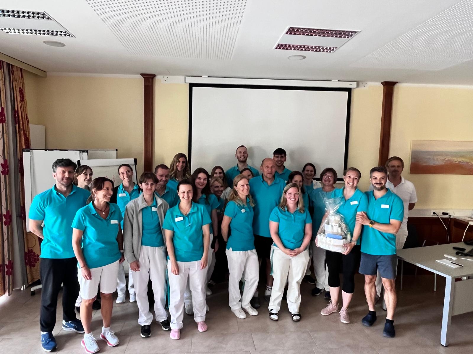 Raxblick-Team verabschiedet Mitarbeiterin in die Babypause Raxblick-Team verabschiedet Mitarbeiterin in die Babypause