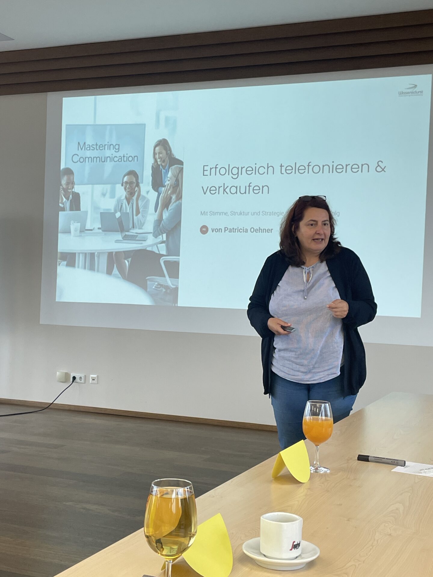 Schulung: Erfolgreich telefonieren und verkaufen Schulung: Erfolgreich telefonieren und verkaufen