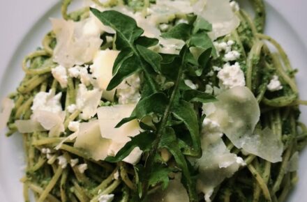 OptimaMed Klagenfurt: Rezept für frühlingshaftes Spinatpesto
