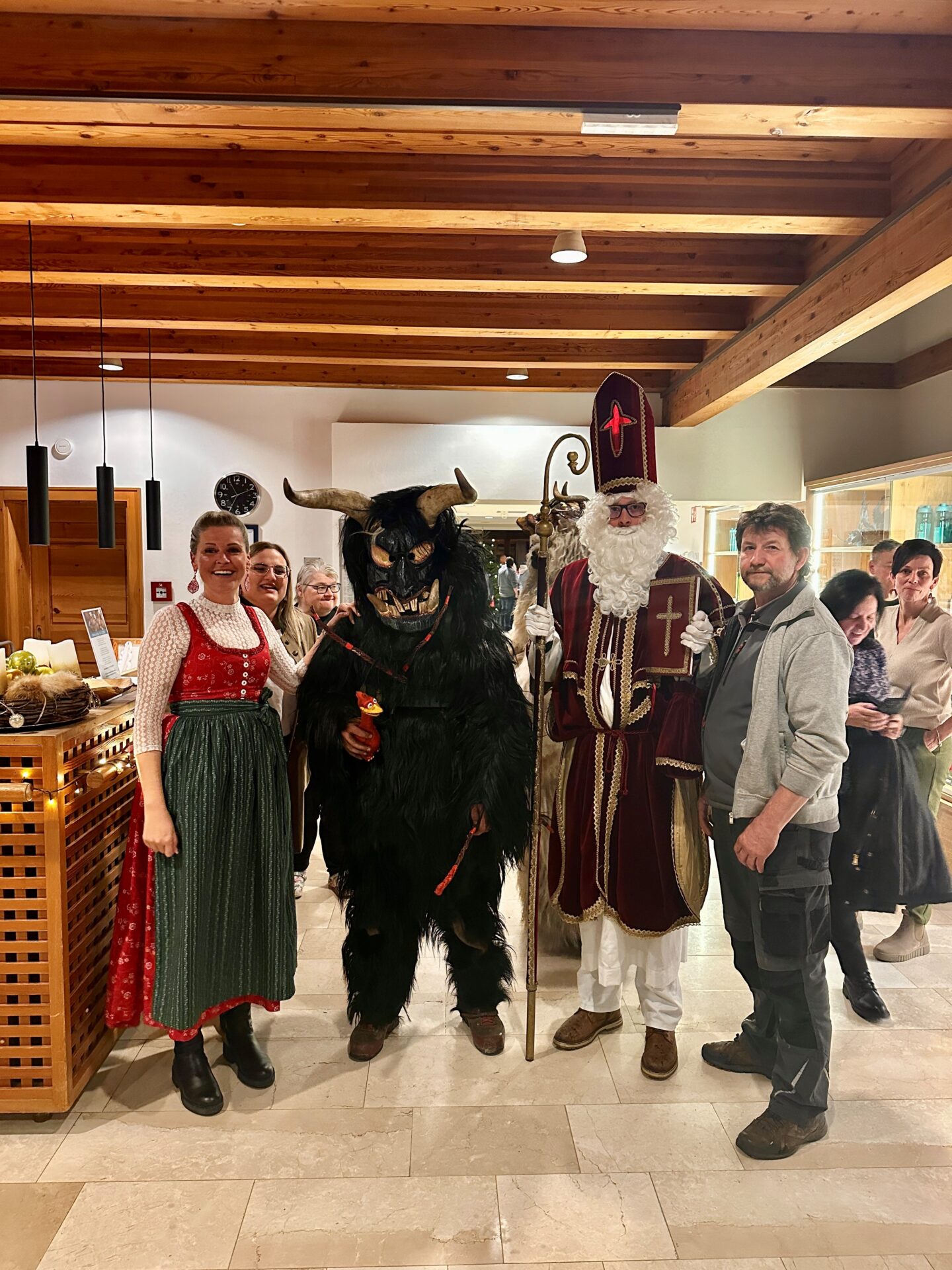Nikolaus mit Team des Kurhotels Nikolaus mit Team des Kurhotels