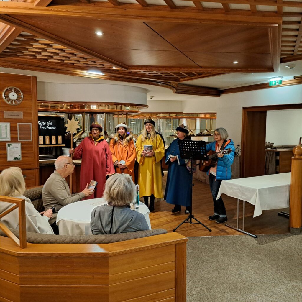 Sternsinger erfreuen Gäste des Gesundheitsresorts Sternsinger erfreuen Gäste des Gesundheitsresorts
