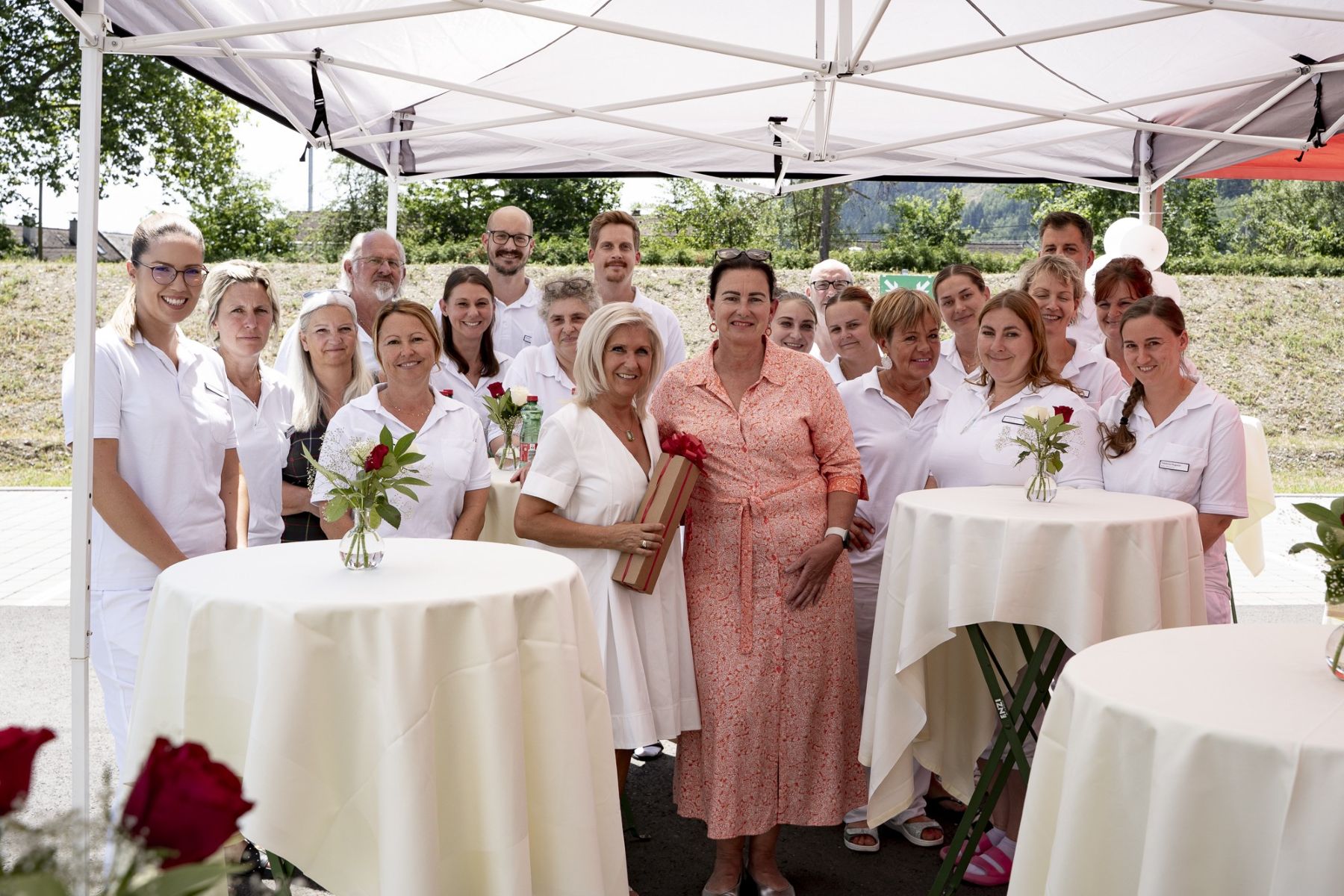 Team des Therapiezentrums St. Veit bei der Eröffnungsfeier Team des Therapiezentrums St. Veit bei der Eröffnungsfeier