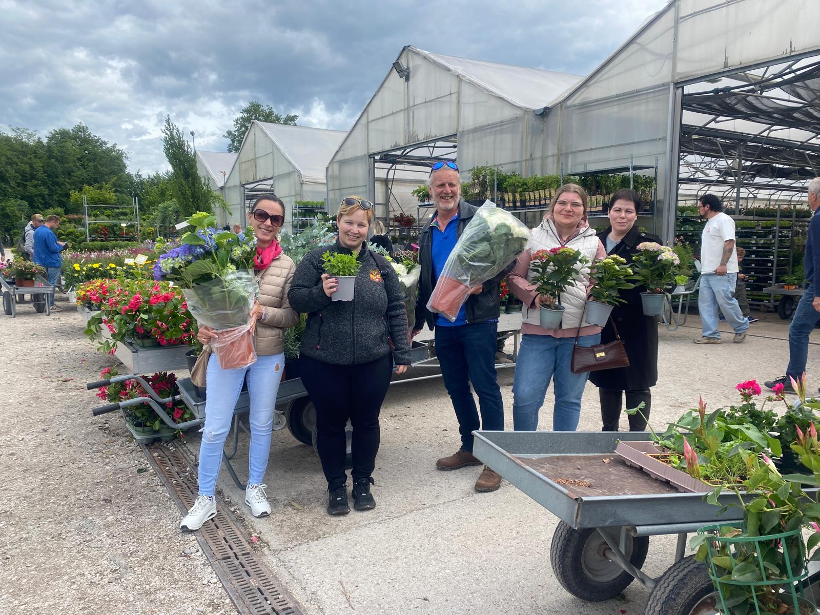 OptimaMed Weissenbach kauft Gartenpflanzen OptimaMed Weissenbach kauft Gartenpflanzen