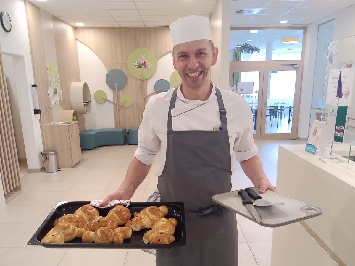 Wiesing-Küchenleiter mit Ostergebäck Wiesing-Küchenleiter mit Ostergebäck
